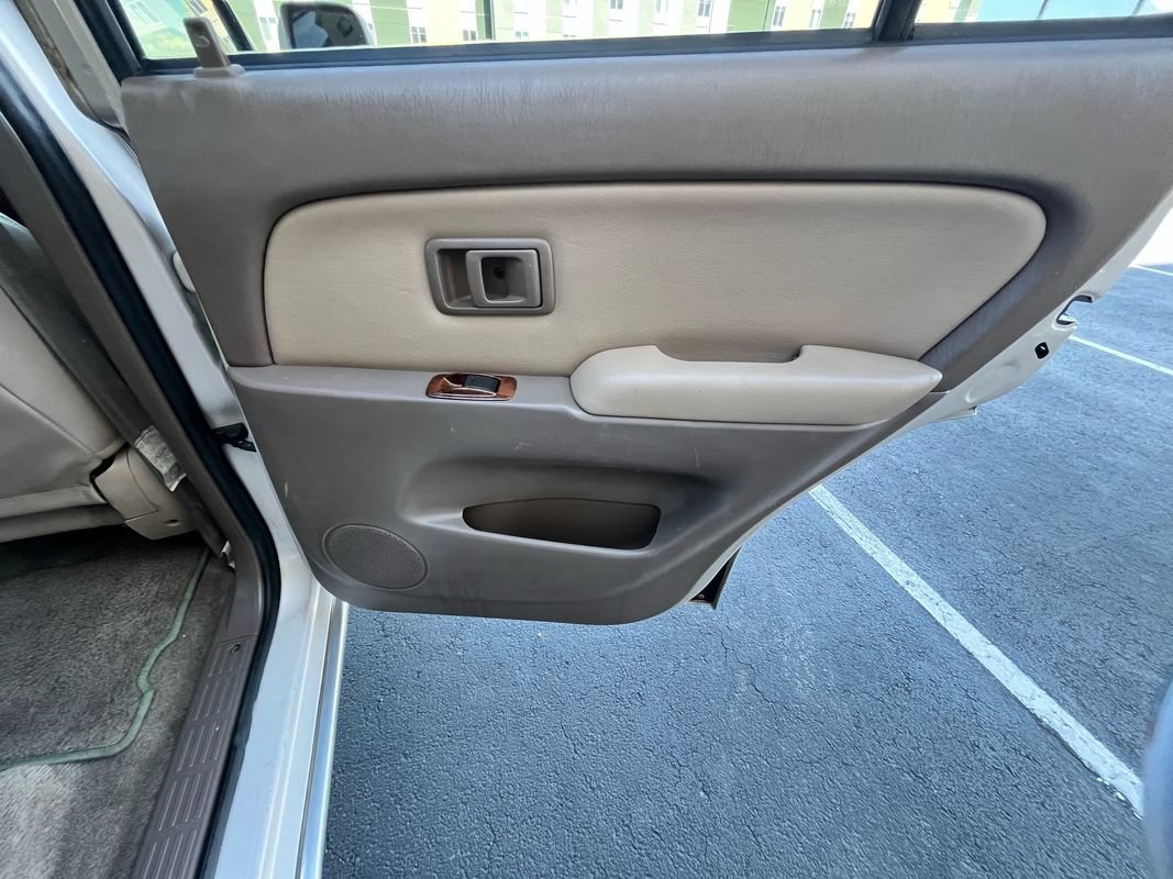 Used 1997 Toyota 4Runner Limited AWD/4WD image 19