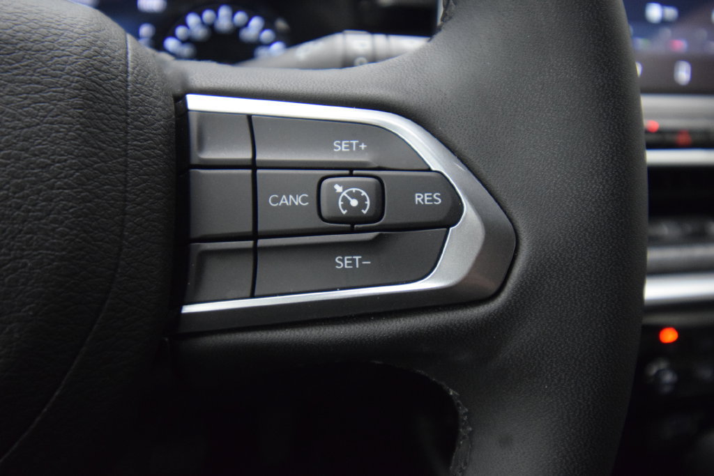 Used 2023 Jeep Compass Latitude w/ Convenience Group AWD/4WD image 15