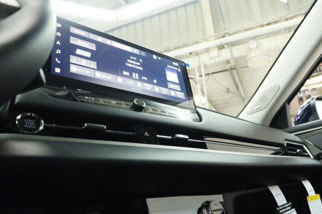 New 2026 Mitsubishi Outlander FWD image 12