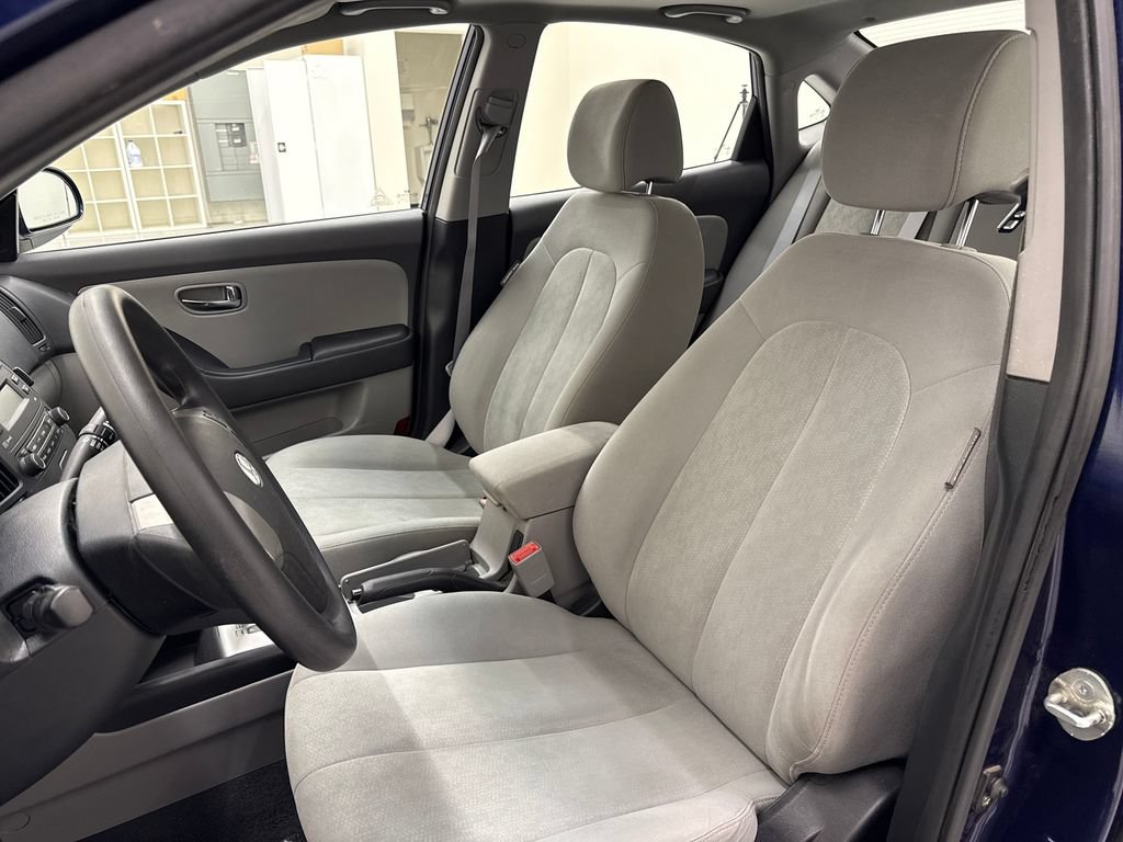 Used 2010 Hyundai Elantra GLS FWD image 14