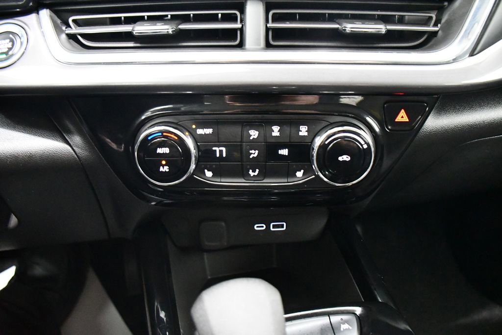 Used 2025 Chevrolet Trax ACTIV image 14