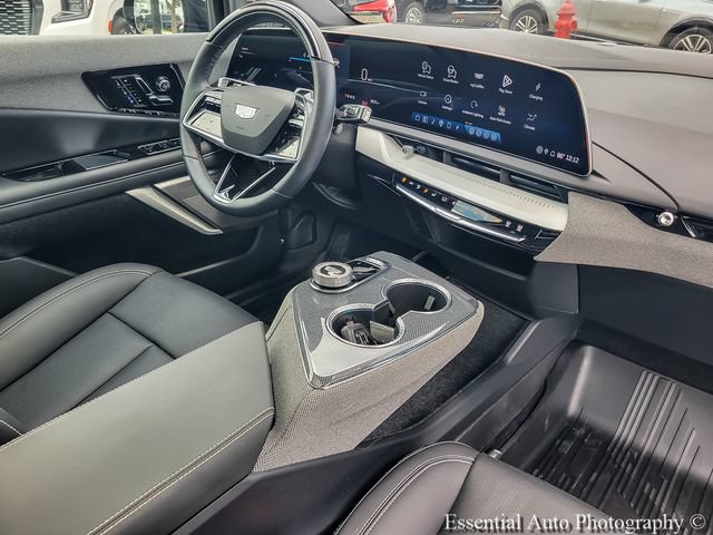Certified 2025 Cadillac Optiq Luxury 2 w/ LPO, Floor Liner Package AWD/4WD image 36