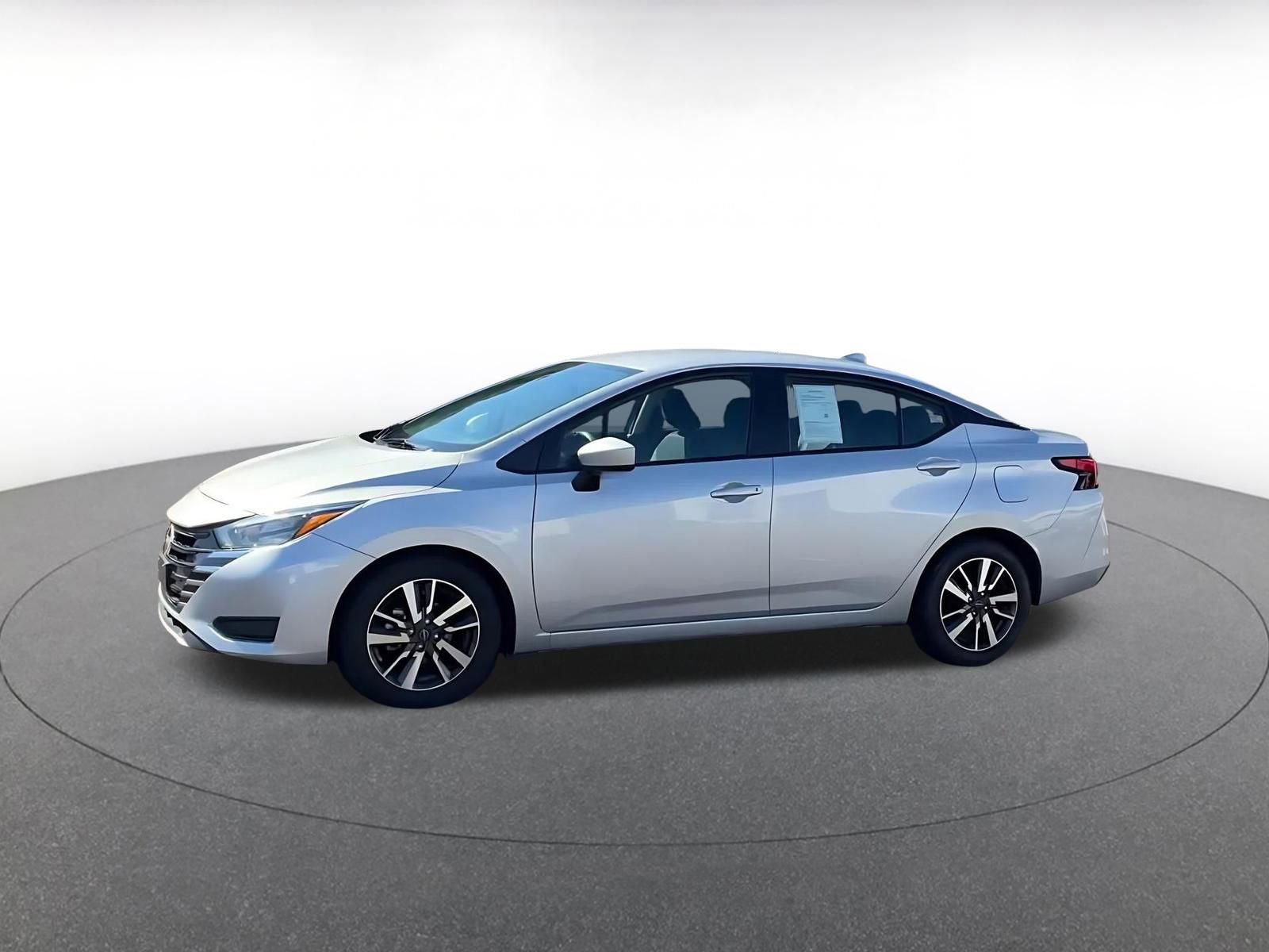 Used 2025 Nissan Versa SV FWD image 8