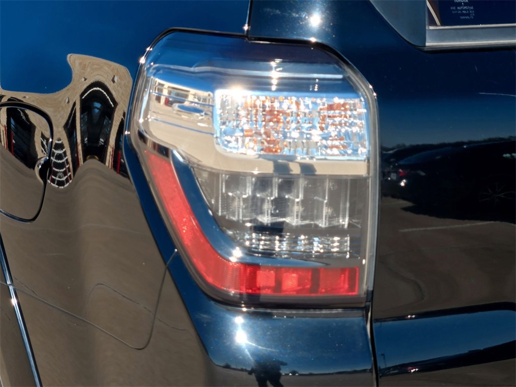 Used 2015 Toyota 4Runner Limited image 6