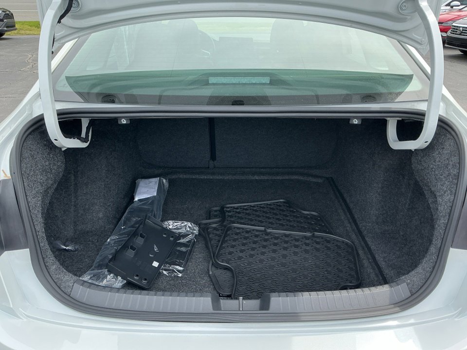 Used 2025 Volkswagen Jetta SEL image 19