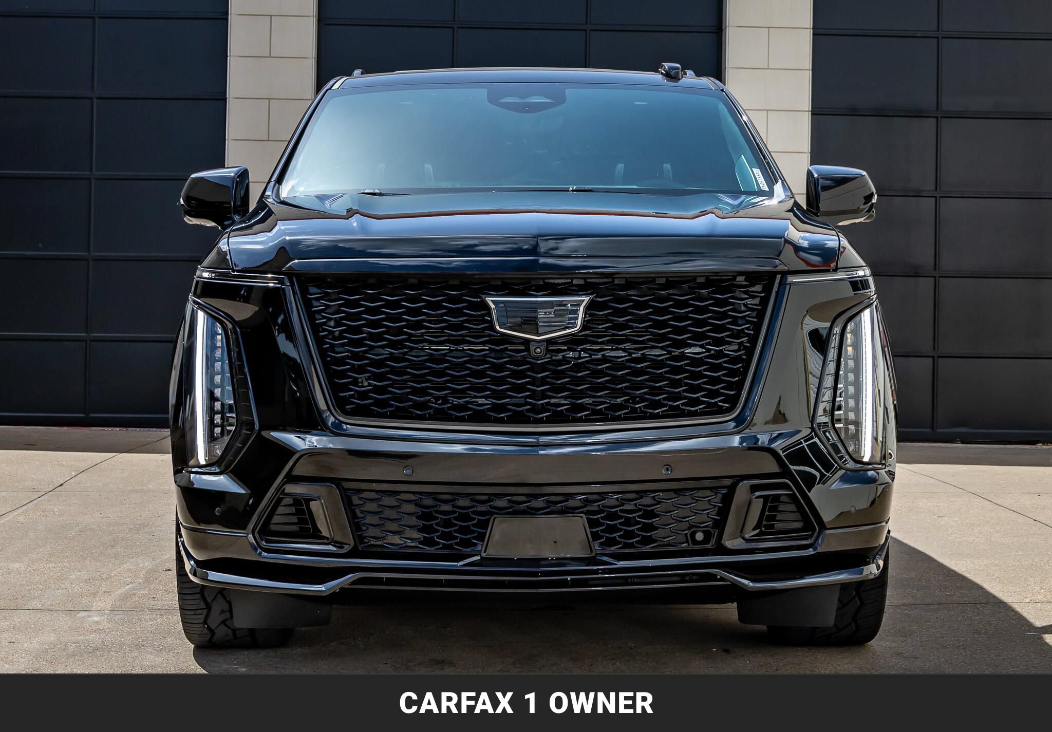 Used 2026 Cadillac Escalade V w/ LPO, ONYX Package AWD/4WD image 4