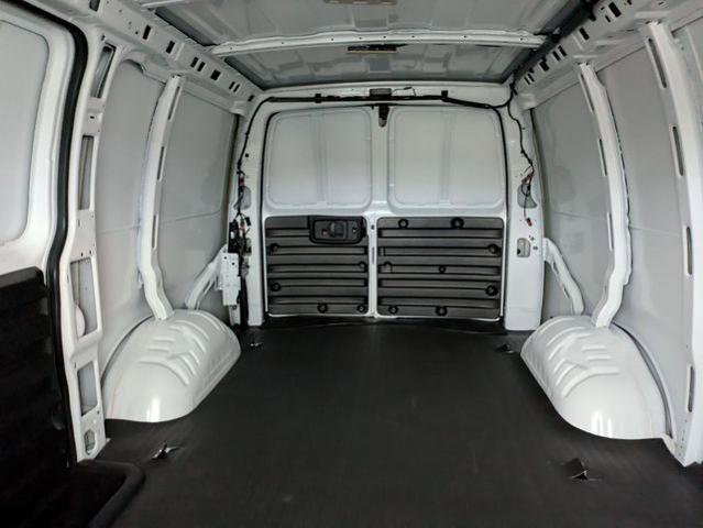 New 2025 Chevrolet Express 3500 w/ Driver Convenience Package image 18