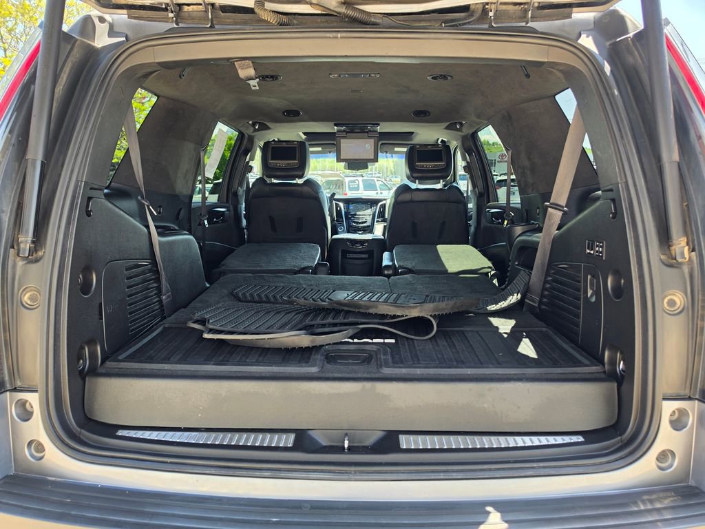 Used 2019 Cadillac Escalade Platinum AWD/4WD image 17