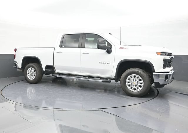 Used 2024 Chevrolet Silverado 2500 LT AWD/4WD image 19