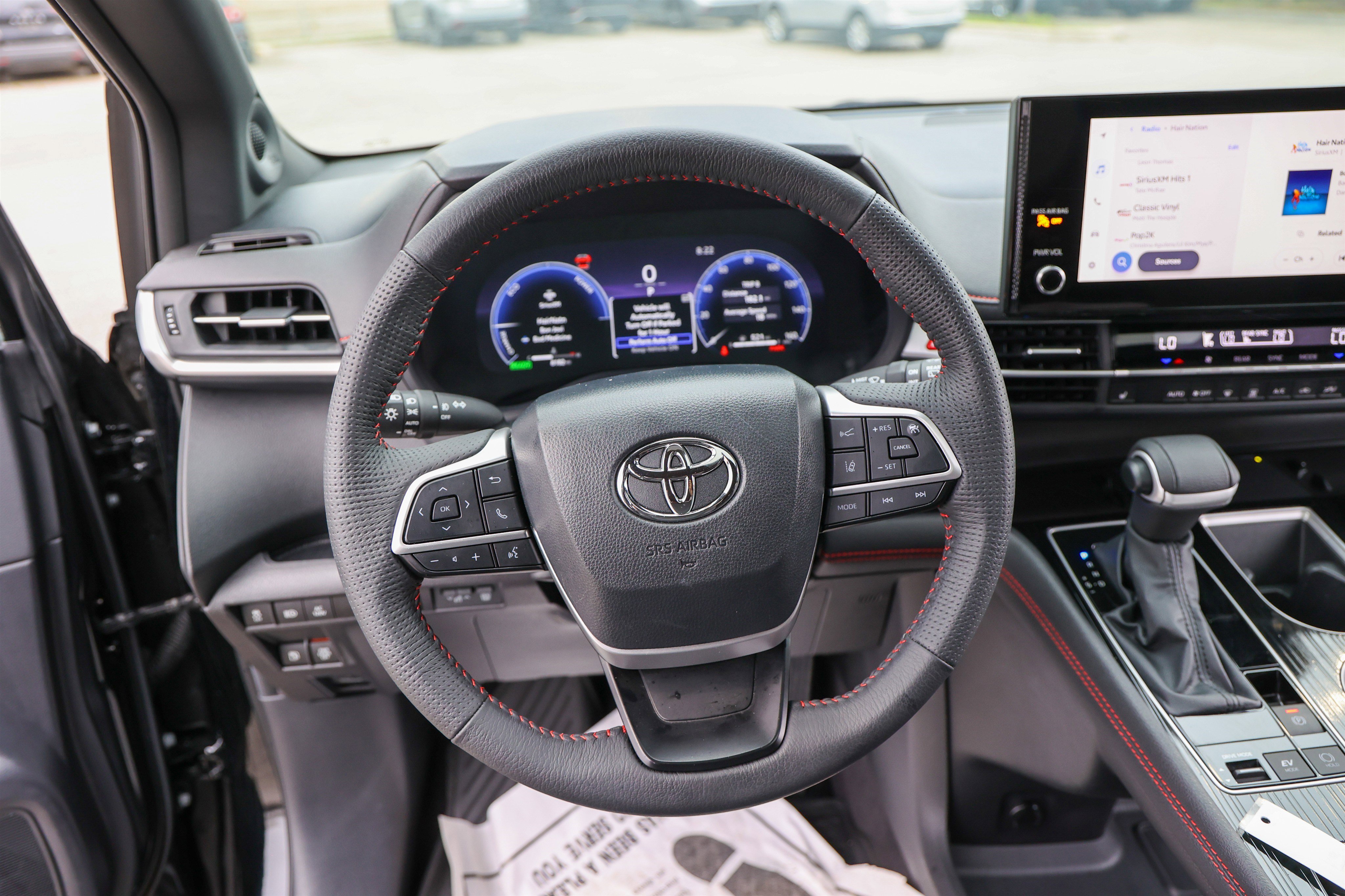 Used 2025 Toyota Sienna XSE w/ XSE Plus Package FWD image 46