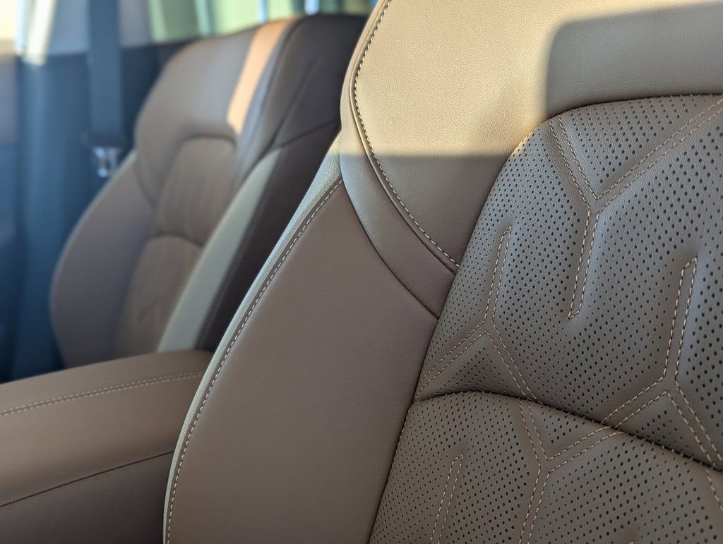 New 2026 Nissan Pathfinder Platinum image 16