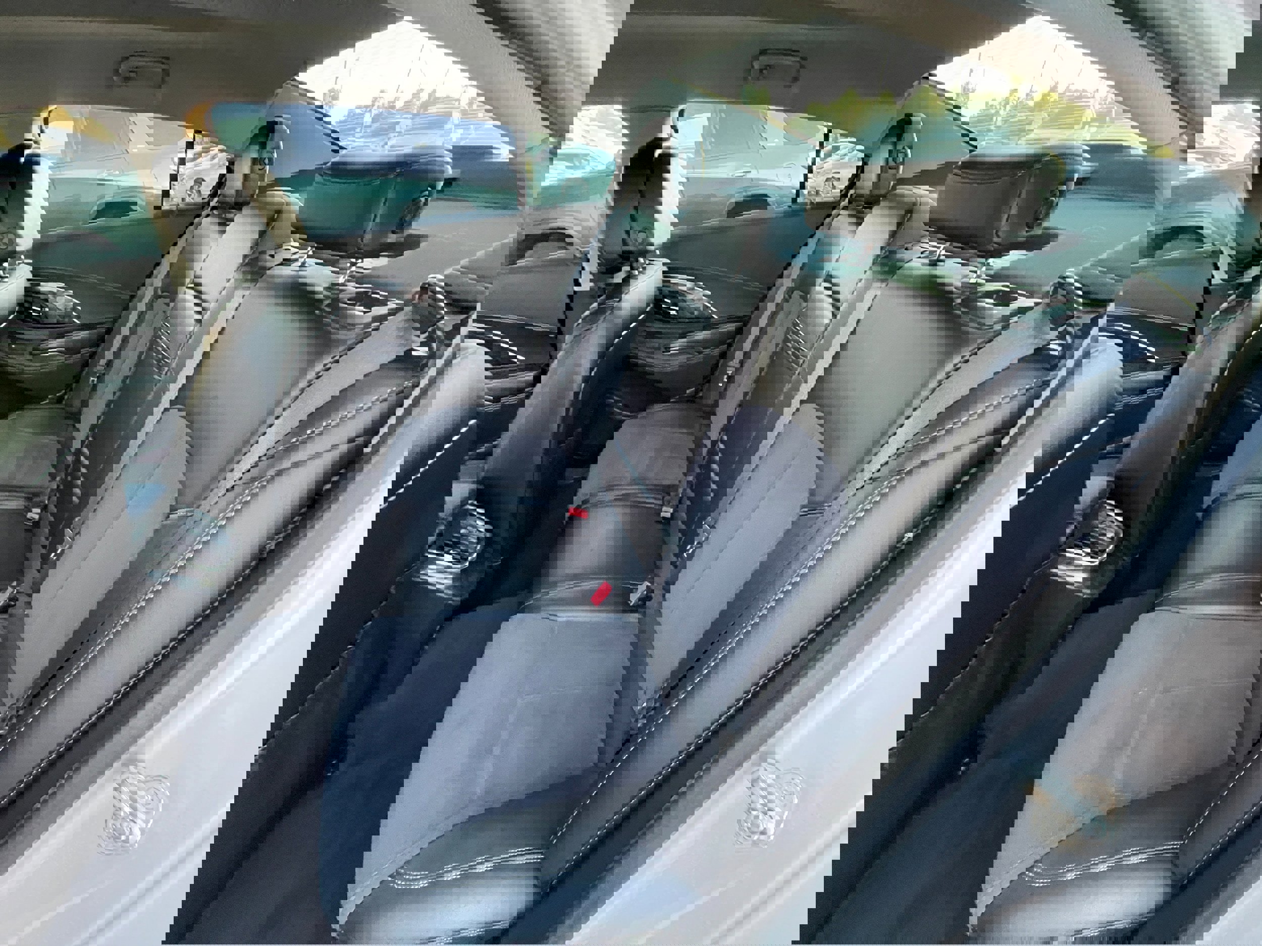 Used 2014 Buick LaCrosse image 17