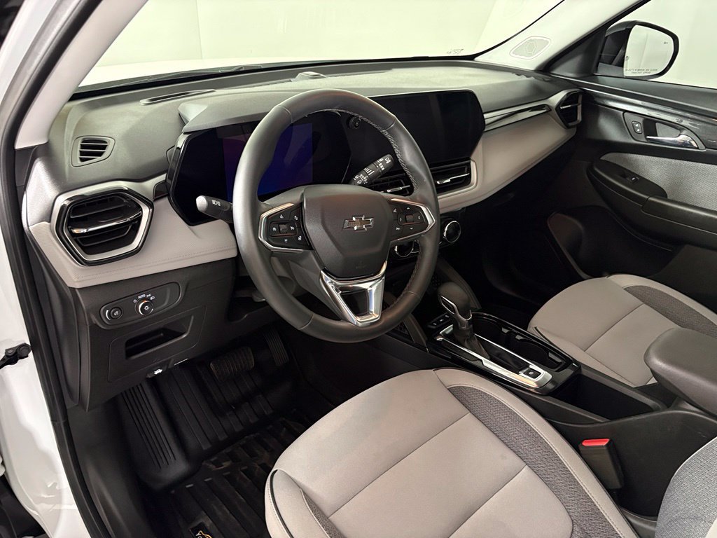 Used 2026 Chevrolet TrailBlazer LT w/ Midnight Edition AWD/4WD image 17