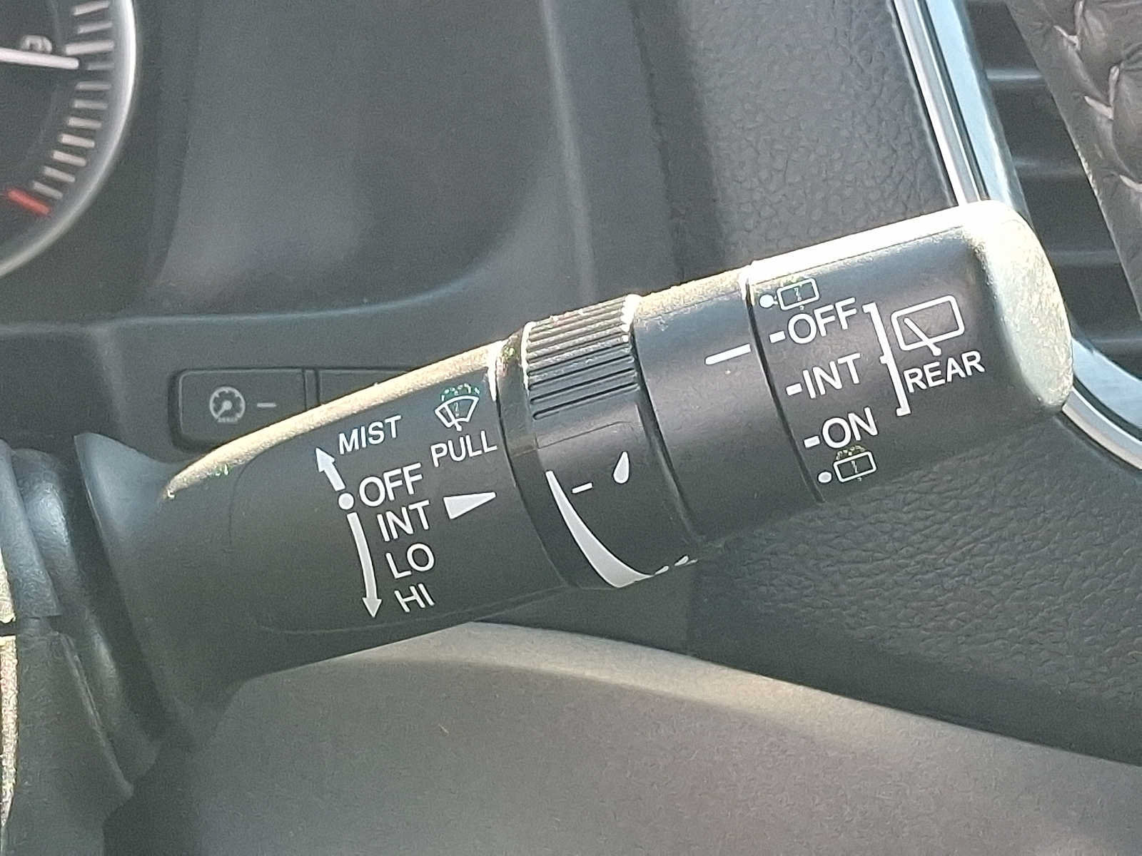 Used 2023 Honda Passport EX-L image 25