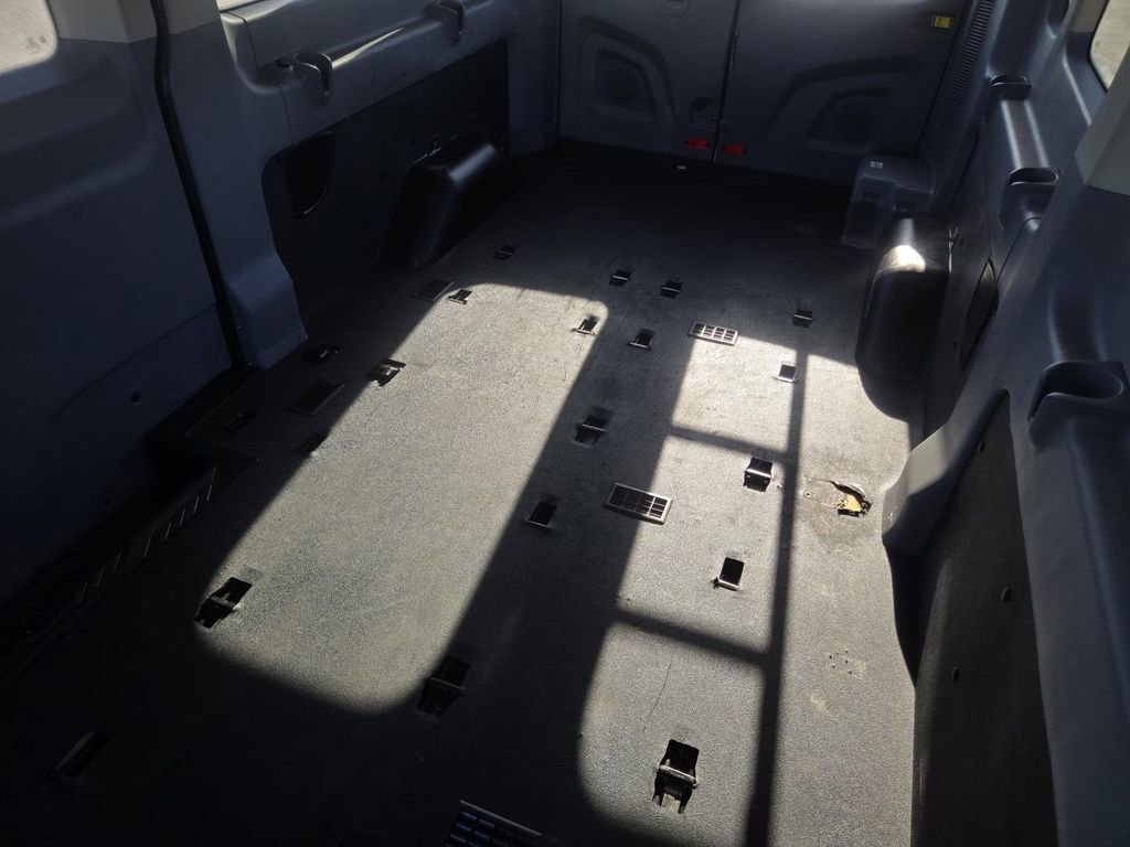 Used 2018 Ford Transit 350 XL image 14