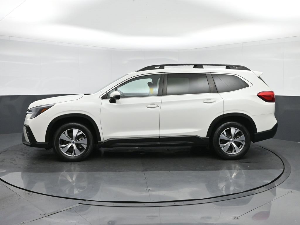 Used 2023 Subaru Ascent Premium w/ Convenience Package image 4