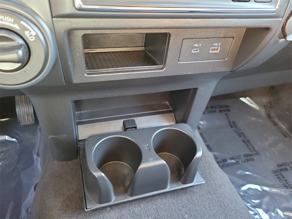 Used 2023 Nissan Titan SV image 12