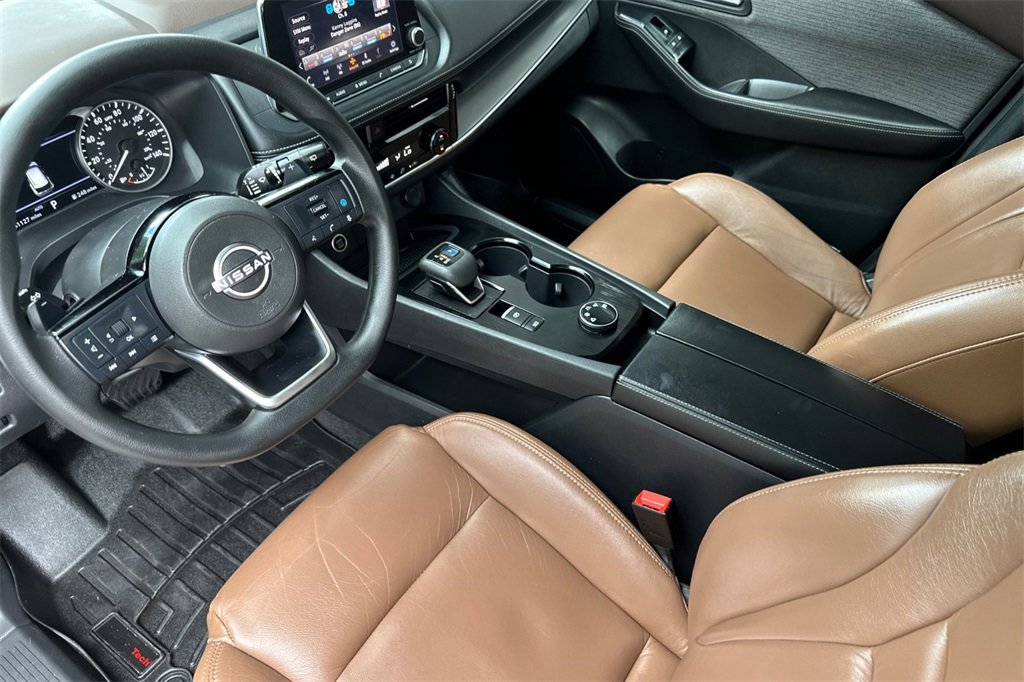 Used 2022 Nissan Rogue SV image 11