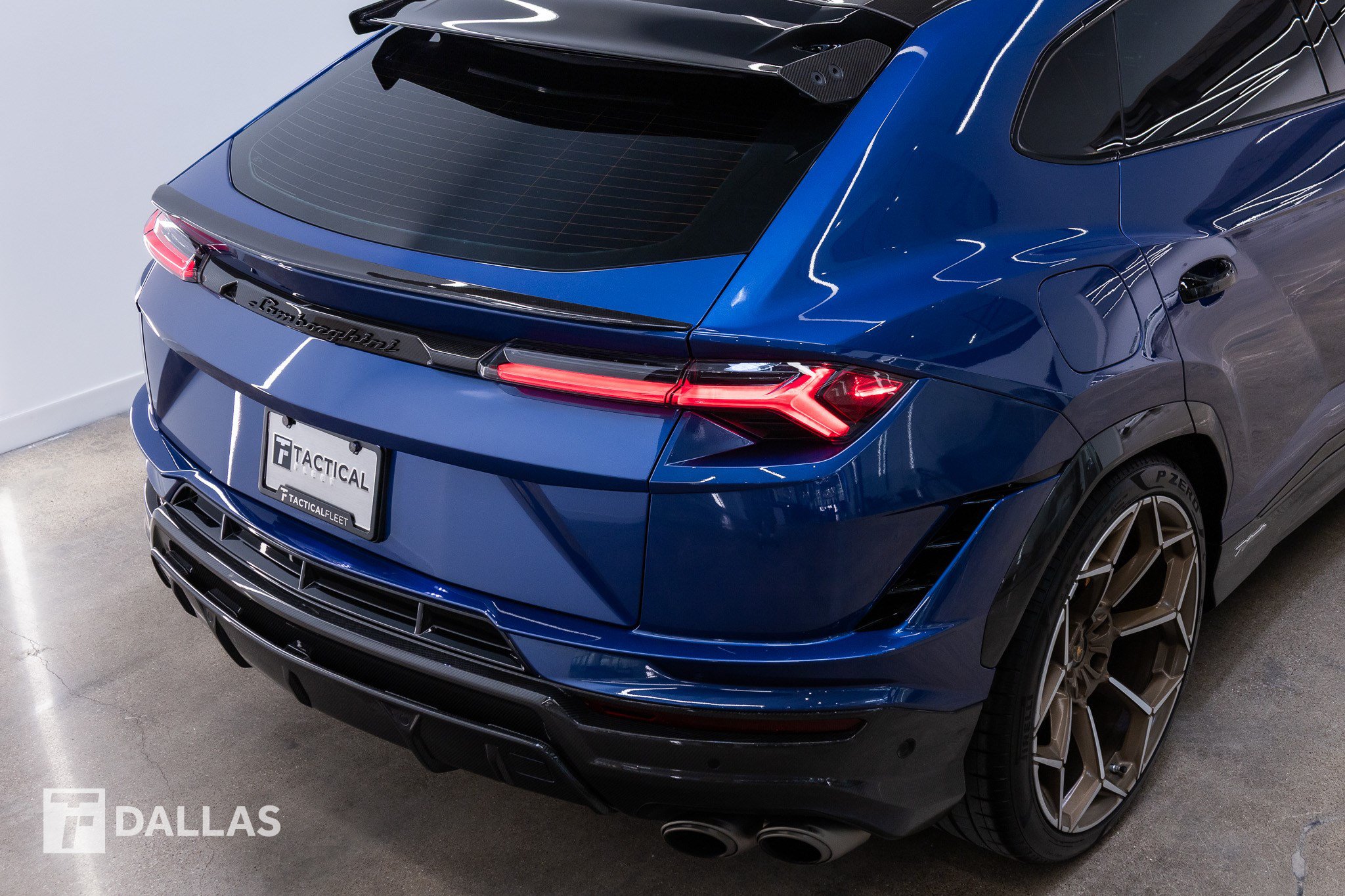Used 2023 Lamborghini Urus Performante AWD/4WD image 17