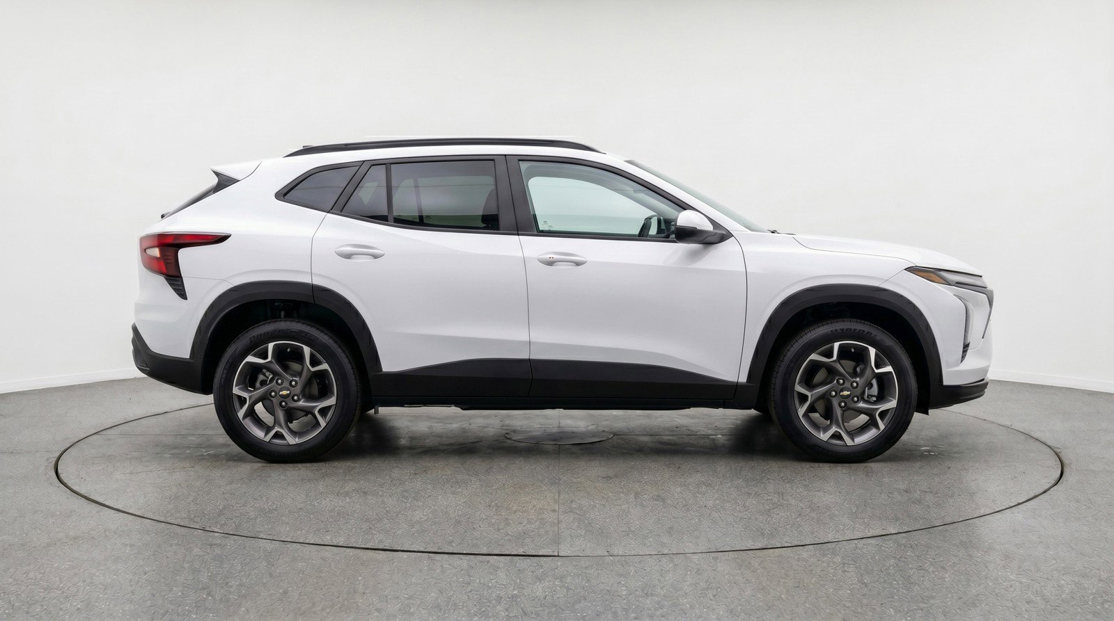 Used 2025 Chevrolet Trax LT w/ LT Convenience Package FWD image 11