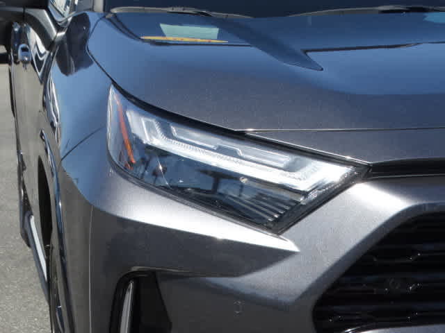 Used 2023 Toyota RAV4 XSE AWD/4WD image 5