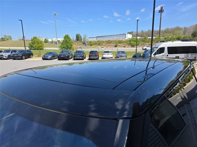 Used 2023 Land Rover Range Rover SE image 13