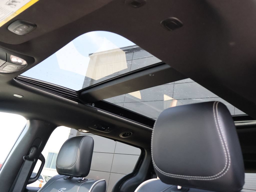 Used 2025 Chrysler Pacifica Limited FWD image 25