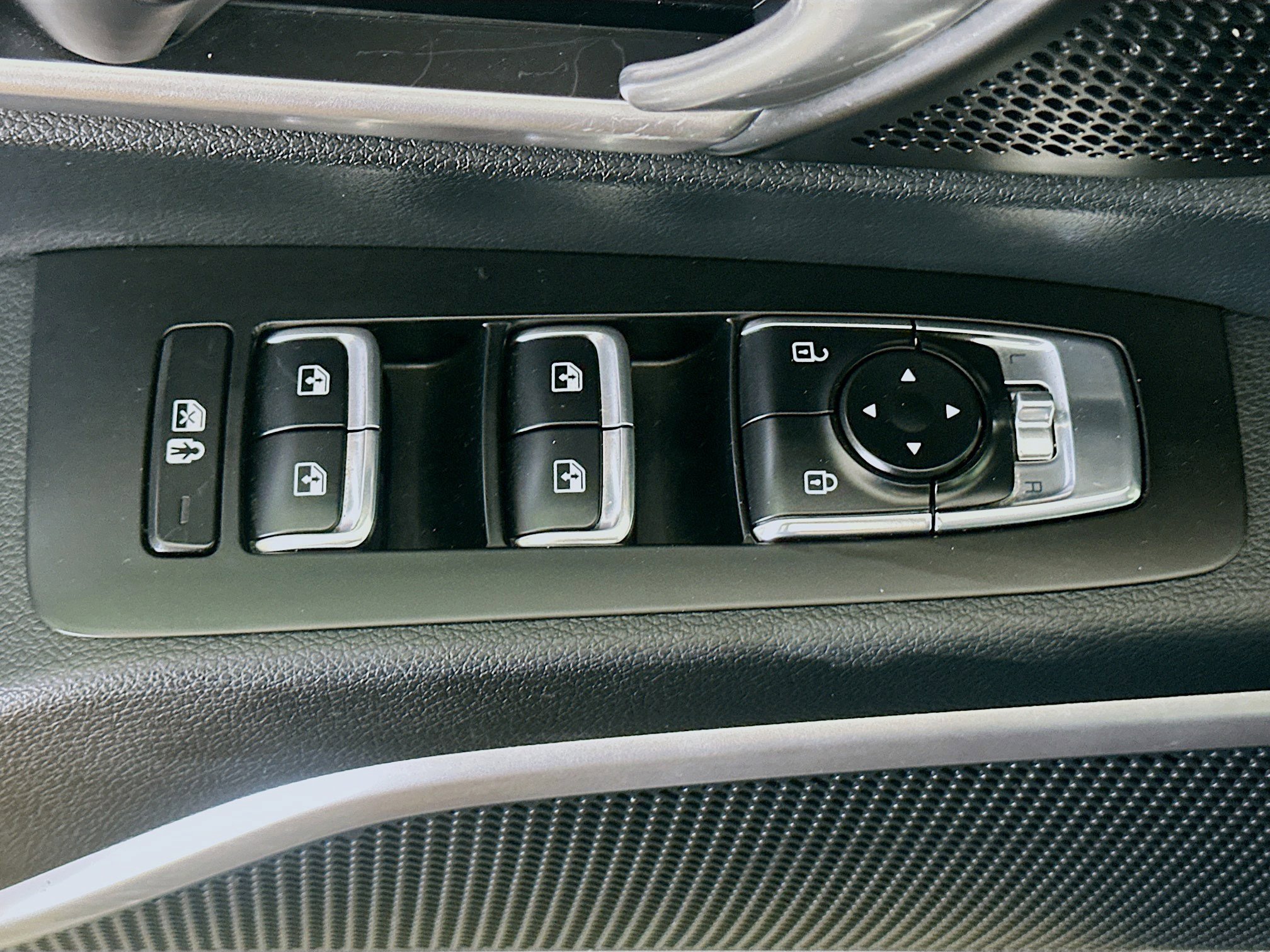 Used 2025 Kia Telluride S FWD image 15