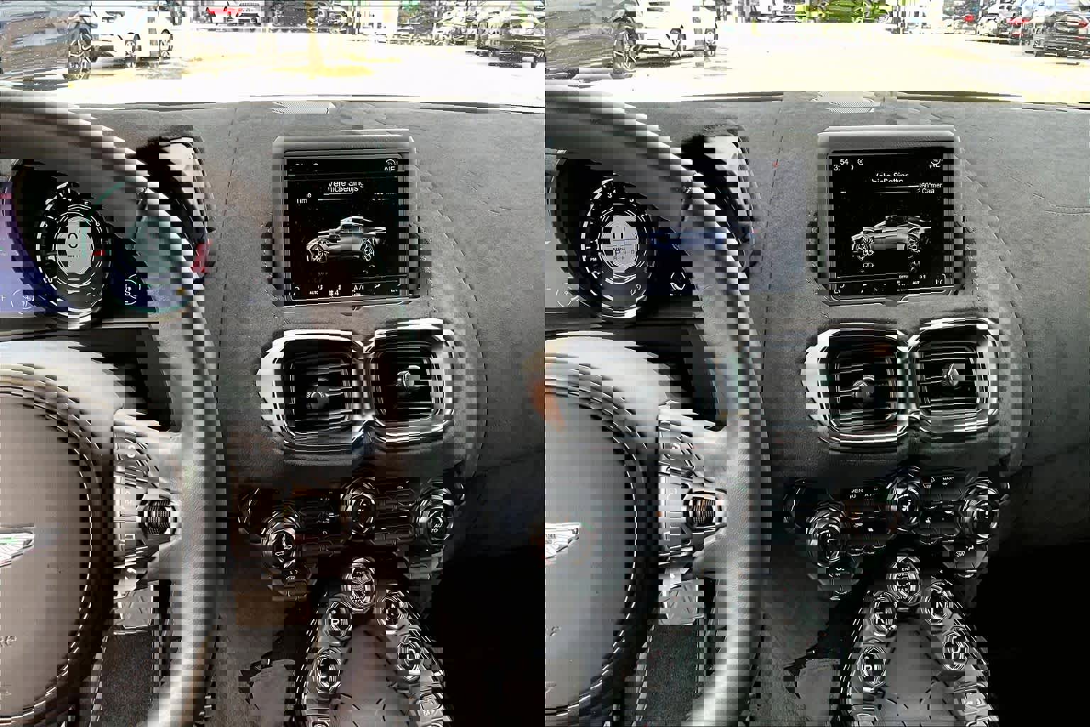 Used 2020 Aston Martin V8 Vantage Coupe image 10