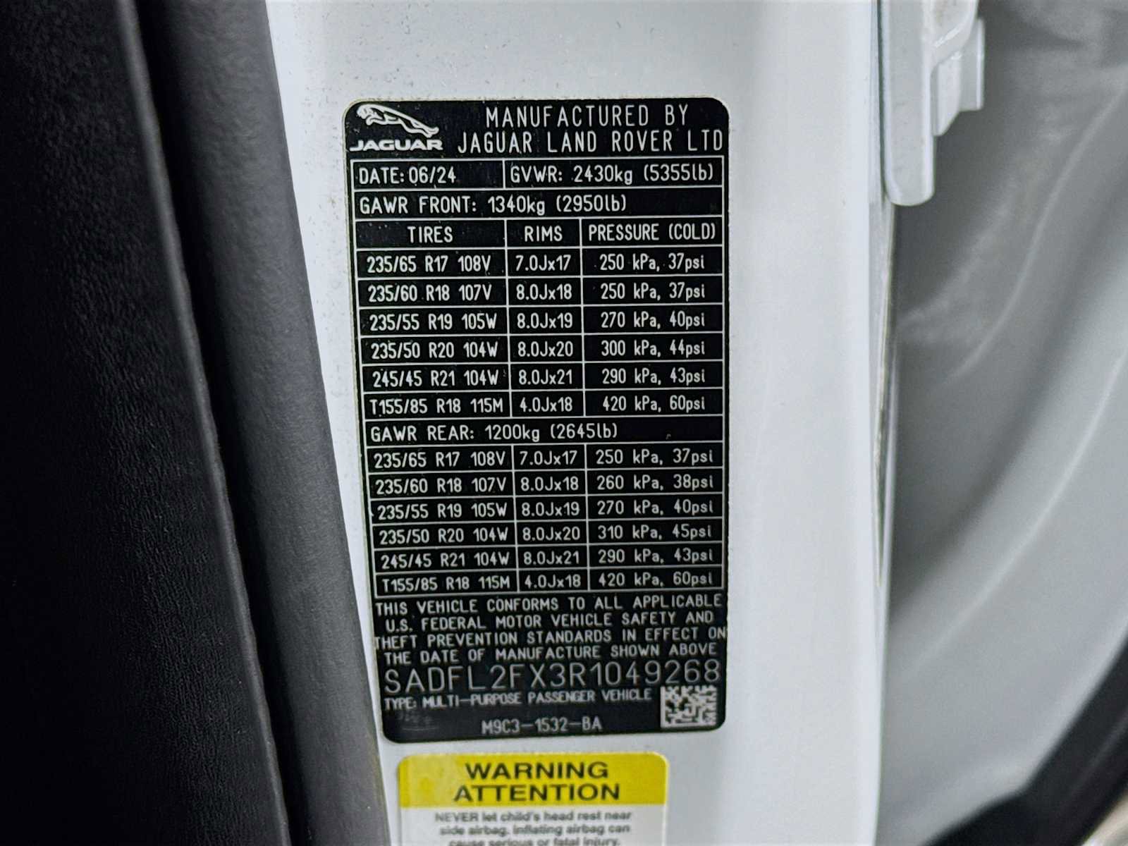 Used 2024 Jaguar E-PACE R-Dynamic SE image 31