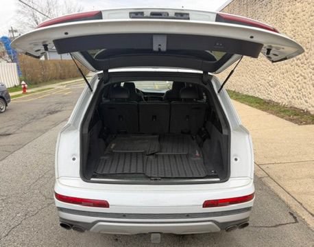 Used 2021 Audi SQ7 Premium Plus AWD/4WD image 9
