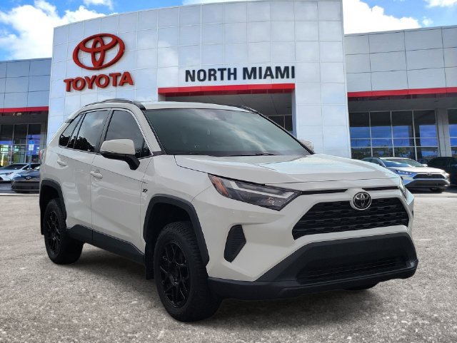 Used 2024 Toyota RAV4 XLE FWD image 1