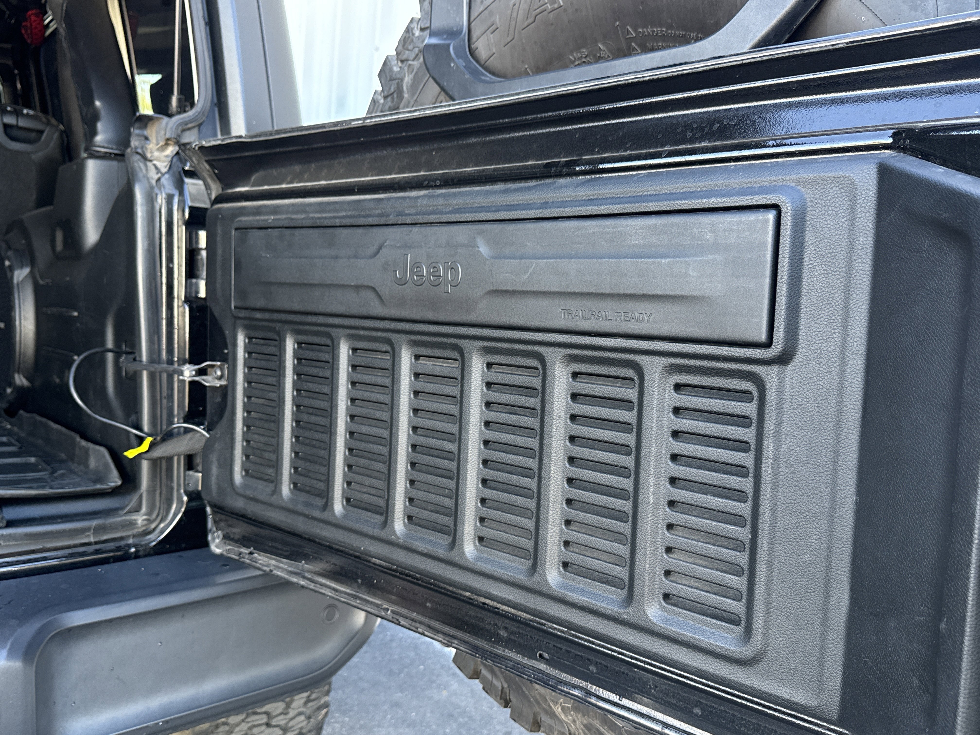 Used 2018 Jeep Wrangler Unlimited Rubicon image 18