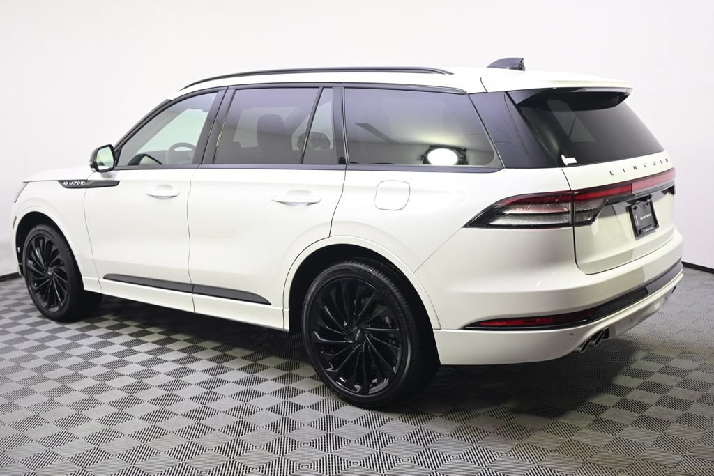 New 2026 Lincoln Aviator Reserve w/ Jet Appearance Package AWD/4WD image 3