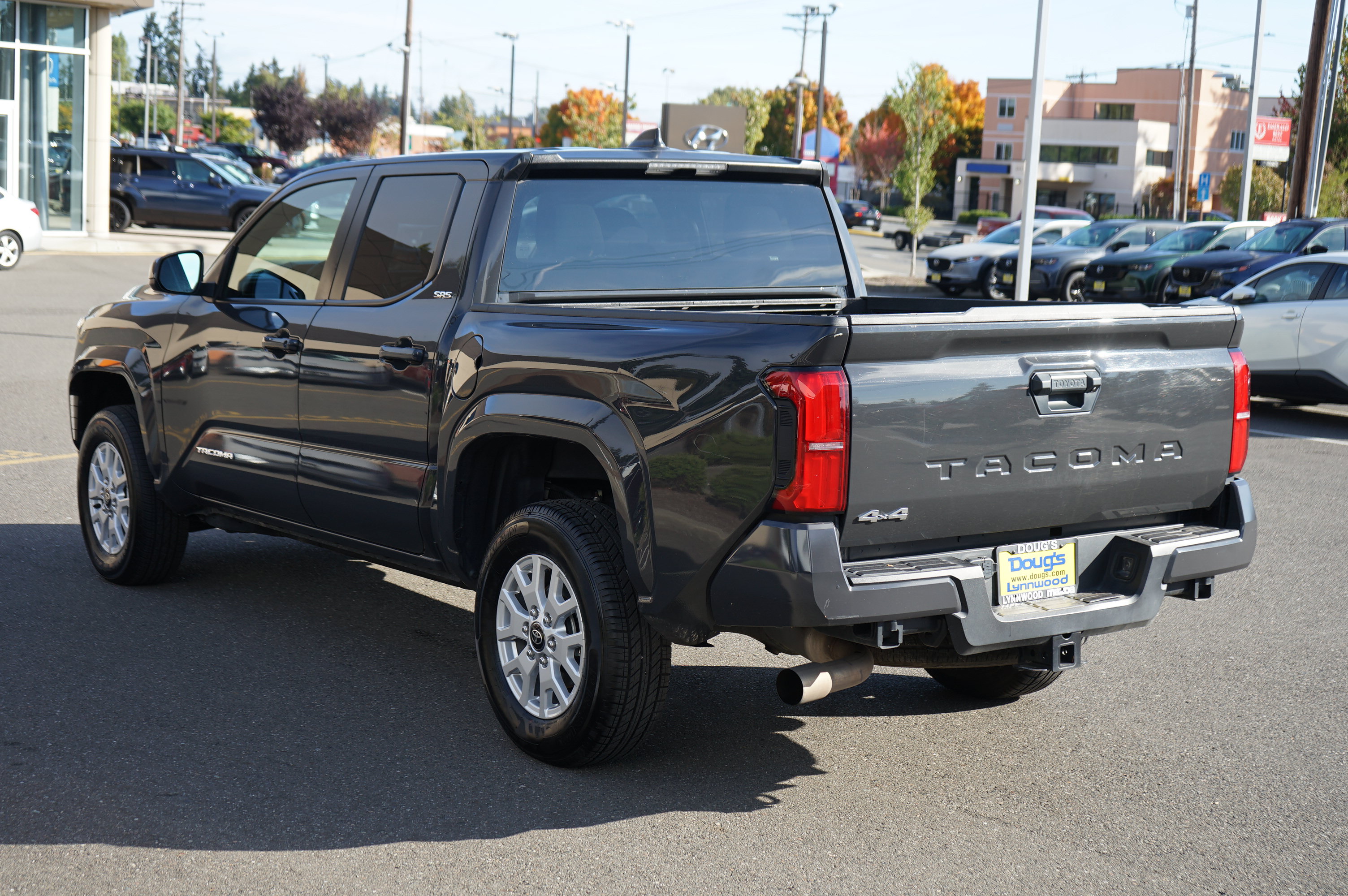Used 2025 Toyota Tacoma SR5 AWD/4WD image 6
