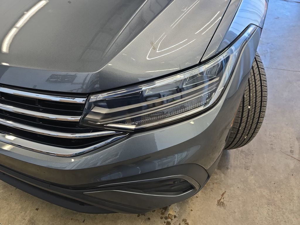Used 2024 Volkswagen Tiguan S image 23