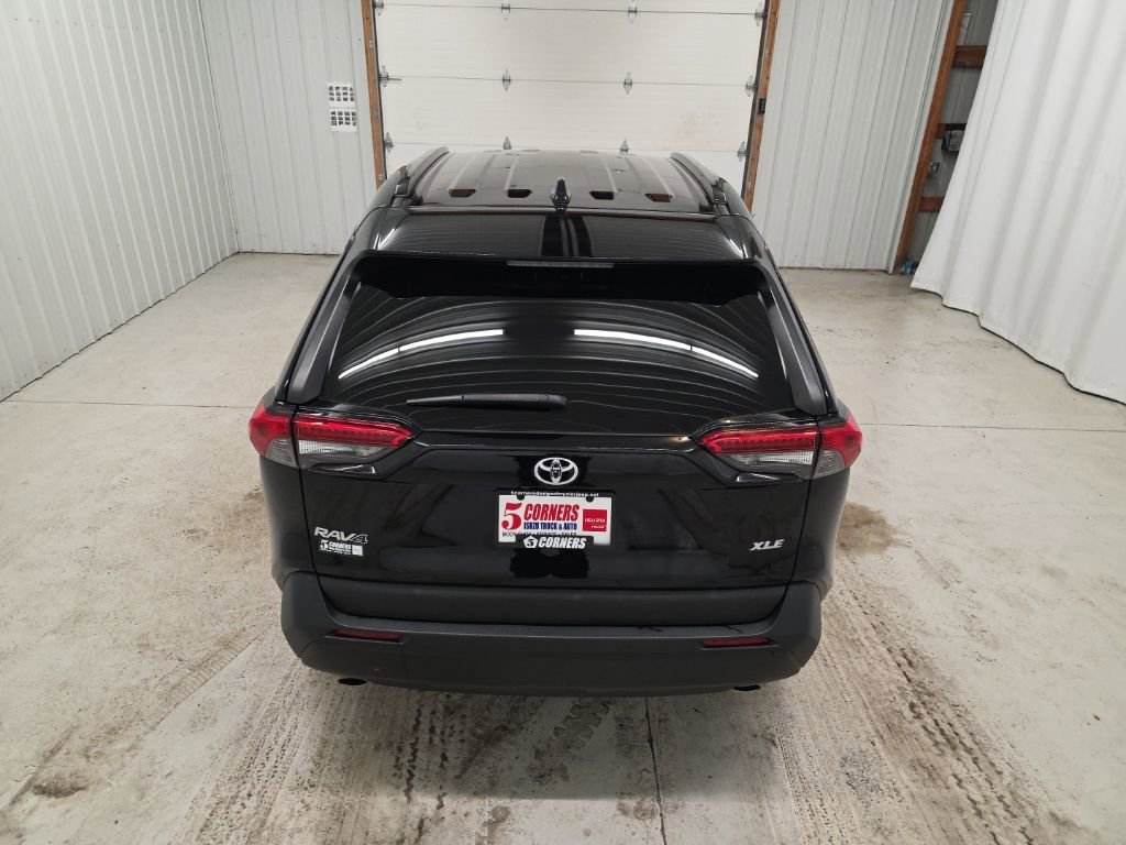 Used 2021 Toyota RAV4 XLE image 5