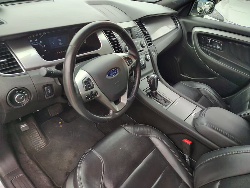 Used 2017 Ford Taurus SEL FWD image 10