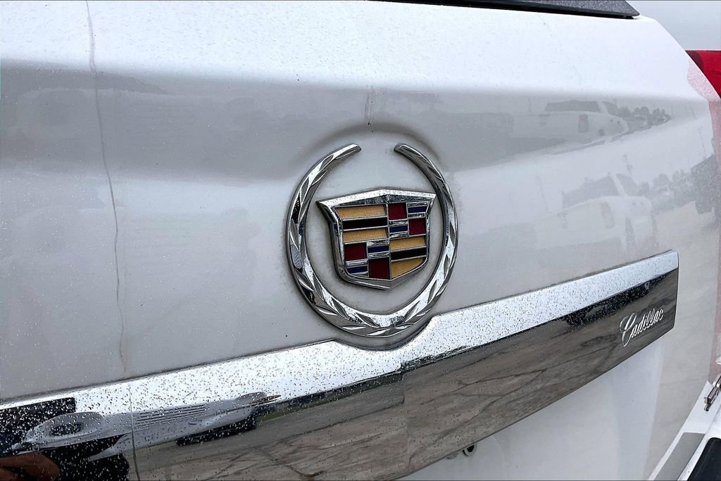 Used 2015 Cadillac SRX Luxury w/ Driver Awareness Package FWD image 9