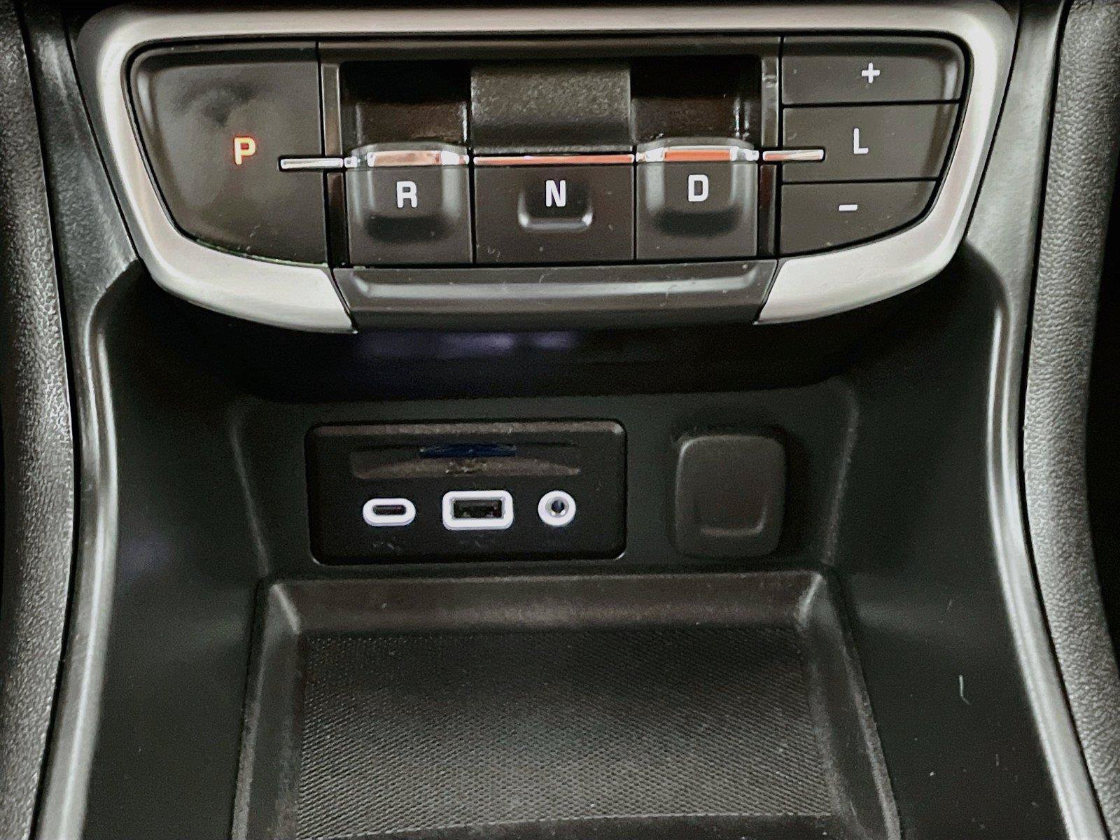 Used 2023 GMC Terrain SLT AWD/4WD image 18