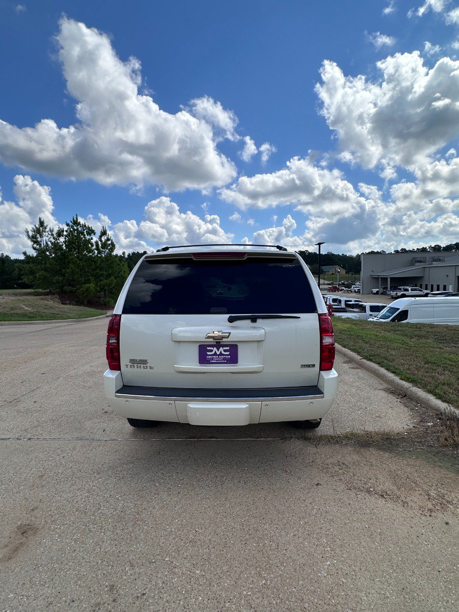 Used 2010 Chevrolet Tahoe LTZ RWD image 3