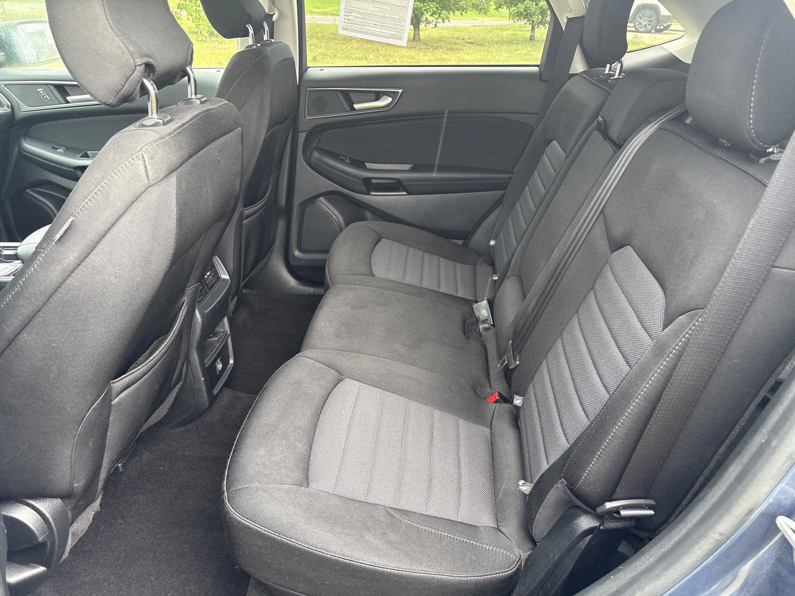 Used 2019 Ford Edge SE FWD image 10