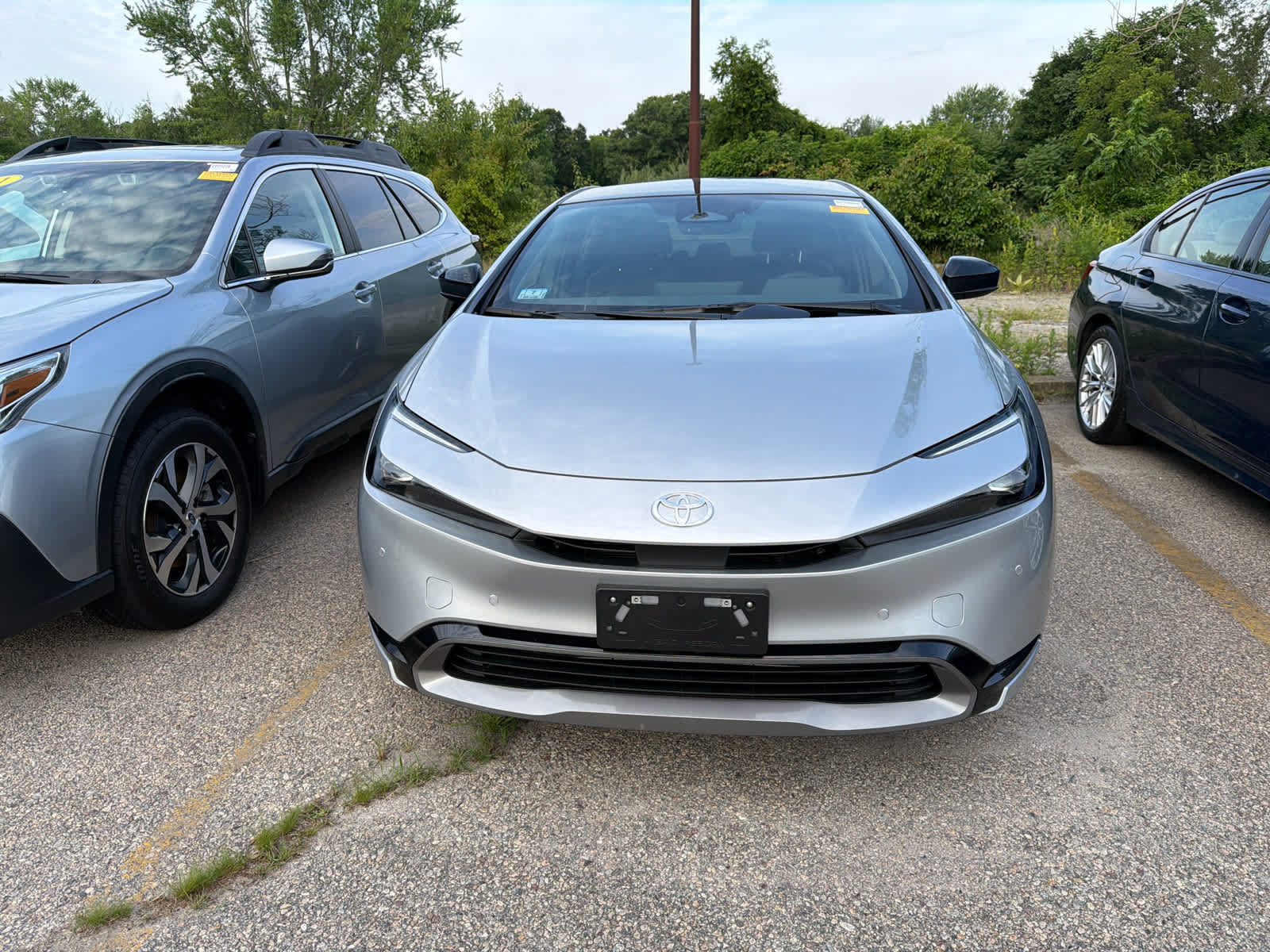 Used 2023 Toyota Prius XLE AWD/4WD image 5