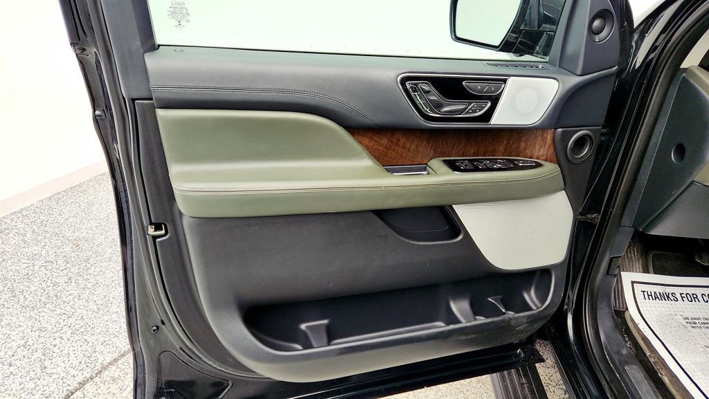 Used 2022 Lincoln Navigator Black Label AWD/4WD image 11