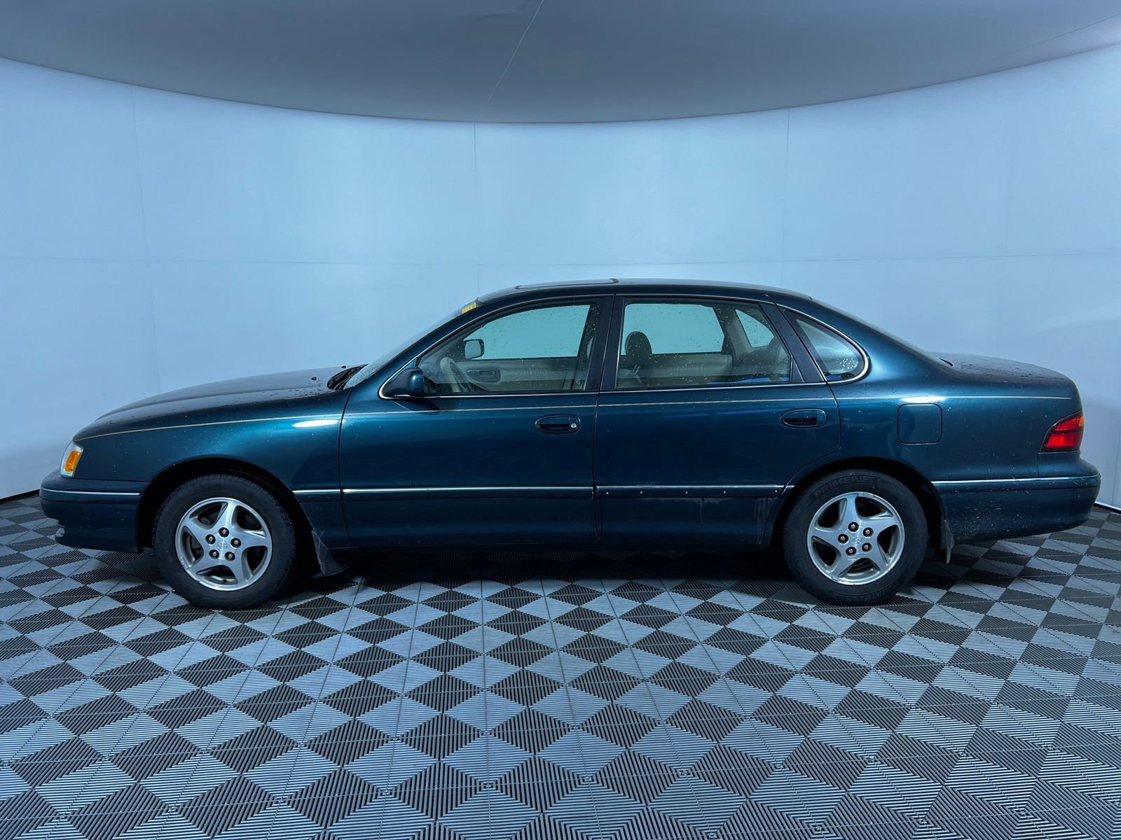 Used 1999 Toyota Avalon XL FWD image 7