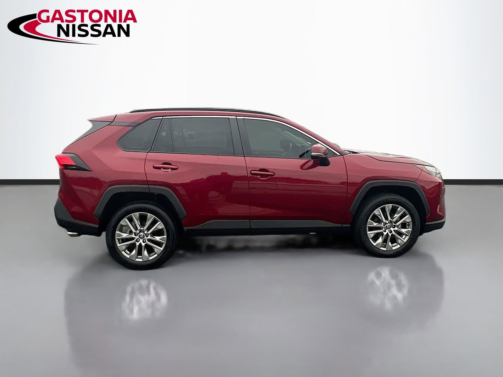 Used 2023 Toyota RAV4 XLE Premium image 10