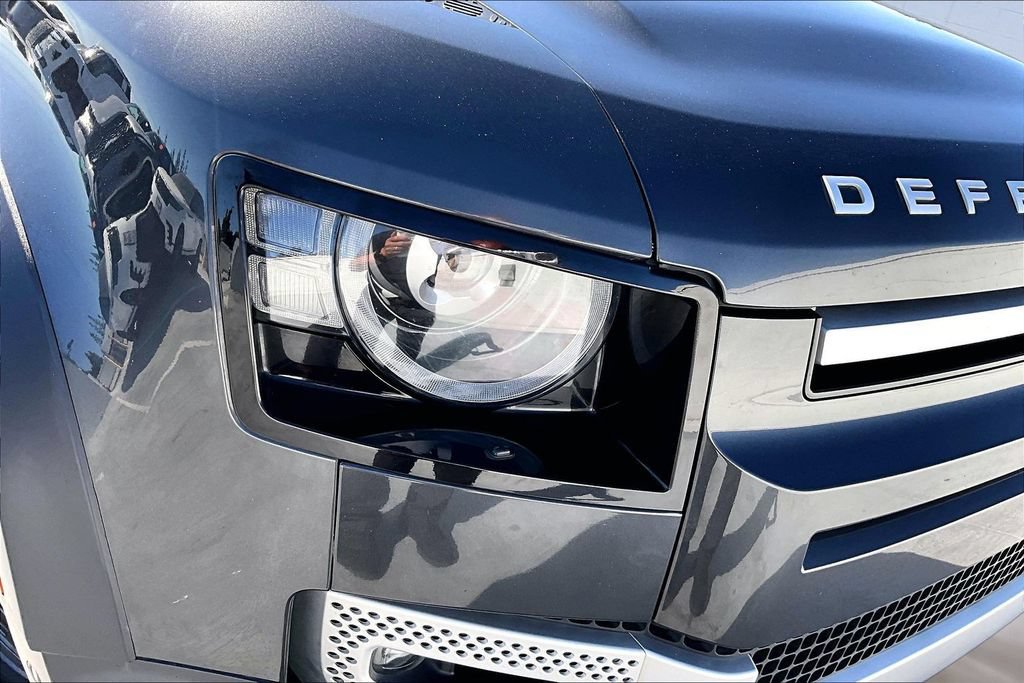Used 2023 Land Rover Defender 130 First Edition AWD/4WD image 31