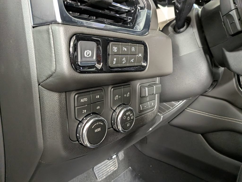 New 2026 GMC Yukon Elevation w/ Elevation Premium Package AWD/4WD image 18