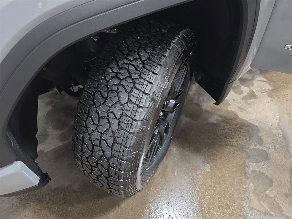 New 2025 GMC Sierra 1500 Pro w/ Graphite Edition image 34