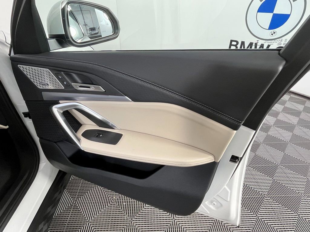 Used 2025 BMW X2 xDrive28i w/ Technology Package image 24